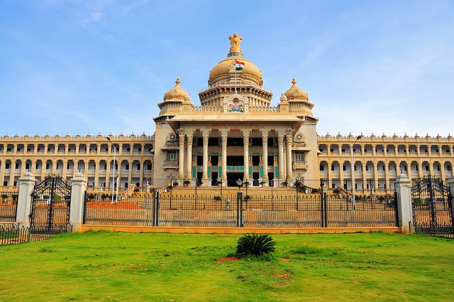 Bangalore city tour from Madurai – Lalbagh and Cubbon Park Karnataka